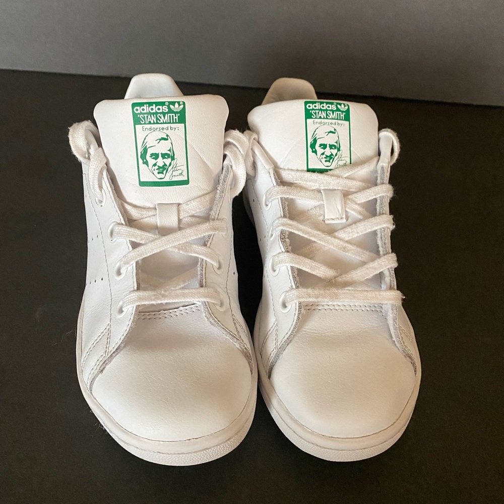 Adidas Endorsed by Stan Smith Youth Size 3 White Leather Shoes Ex. Cond..